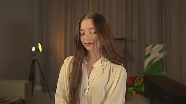 Snapshot of RoxieBolich chatting on 10.24.25 RoxieBolich online show from 10.24.25