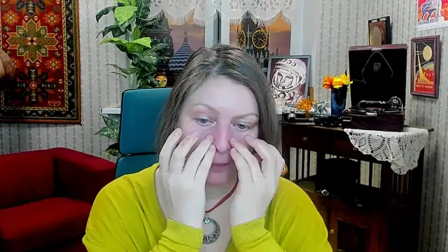 Snapshot of TiffanyBrauny chatting on 10.14.25 TiffanyBrauny online show from 10.14.25