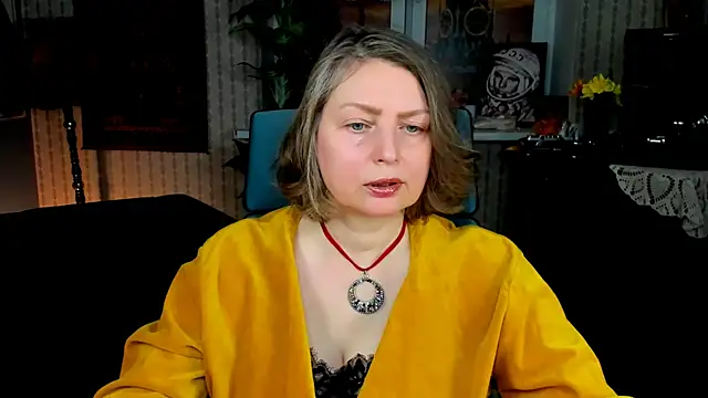 Snapshot of TiffanyBrauny chatting on 10.19.25 TiffanyBrauny online show from 10.19.25