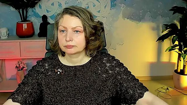 Snapshot of TiffanyBrauny chatting on 10.22.25 TiffanyBrauny online show from 10.22.25