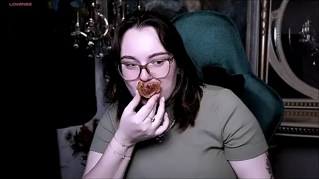 KatrinClark online show from 09.26.25