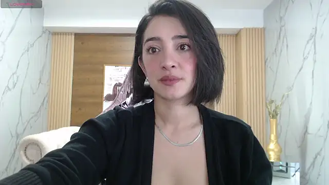 Snapshot of sara_lopez_s chatting on 04.10.26 sara lopez s online show from 04.10.26