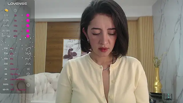 Snapshot of sara_lopez_s chatting on 04.16.26 sara lopez s online show from 04.16.26