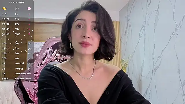 Snapshot of sara_lopez_s chatting on 04.23.26 sara lopez s online show from 04.23.26