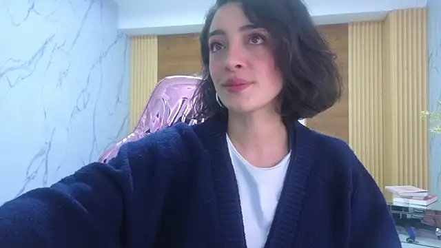Snapshot of sara_lopez_s chatting on 05.10.26 sara lopez s online show from 05.10.26