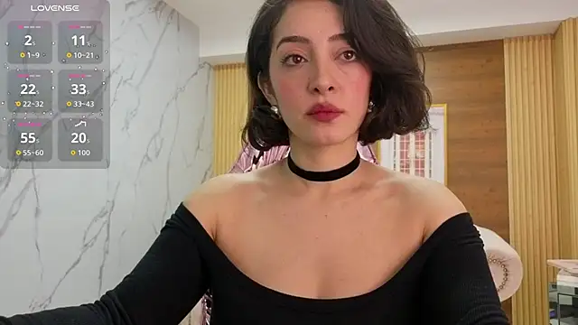Snapshot of sara_lopez_s chatting on 05.14.26 sara lopez s online show from 05.14.26