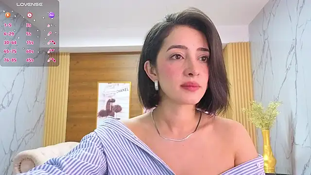Snapshot of sara_lopez_s chatting on 05.23.26 sara lopez s online show from 05.23.26