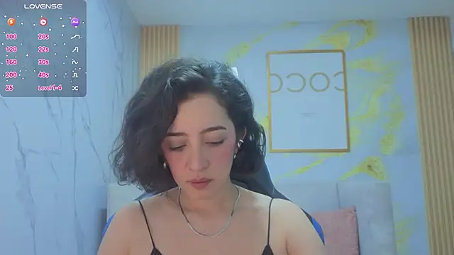 Snapshot of sara_lopez_s chatting on 05.24.26 sara lopez s online show from 05.24.26