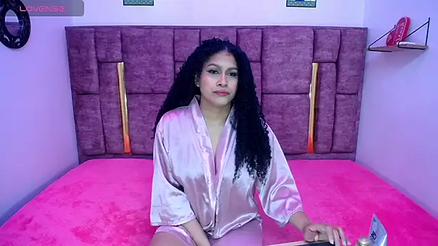 Snapshot of AYSHA_WATSON chatting on 10.21.25 AYSHA WATSON online show from 10.21.25