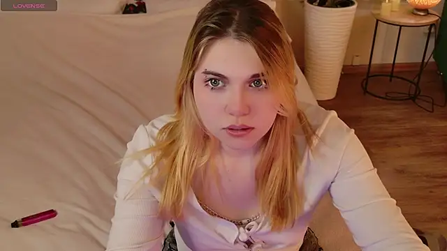 Evie Vall online show from 11.28.25