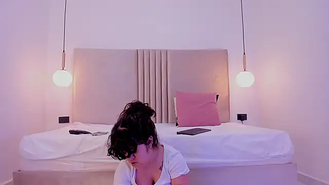 PamelaBonnet mml online show from 11.22.25