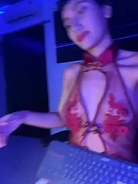 Amberdecolombia online show from 02.25.26