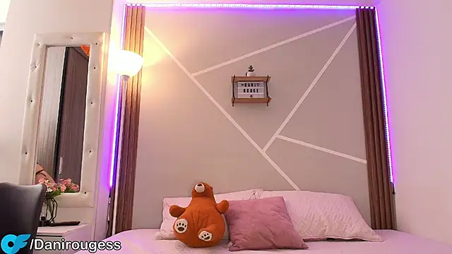 Little ginger online show from 09.19.25