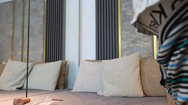 NikoStone  online show from 02.20.26