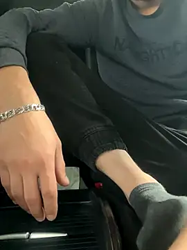 Snapshot of bmwe71 chatting on 09.19.25 bmwe71 online show from 09.19.25