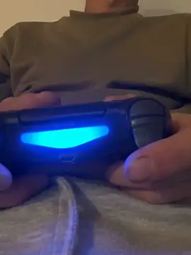 Snapshot of bmwe71 chatting on 10.15.25 bmwe71 online show from 10.15.25