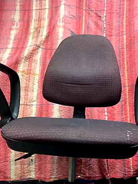 Snapshot of bmwe71 chatting on 11.28.25 bmwe71 online show from 11.28.25