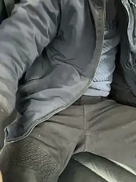 Snapshot of bmwe71 chatting on 03.26.26 bmwe71 online show from 03.26.26