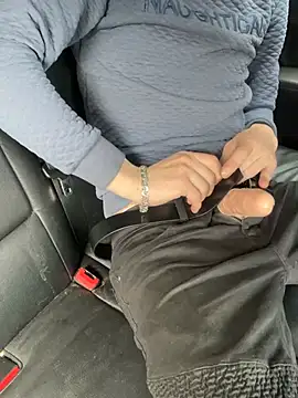 Snapshot of bmwe71 chatting on 04.02.26 bmwe71 online show from 04.02.26