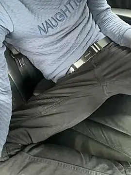 Snapshot of bmwe71 chatting on 04.15.26 bmwe71 online show from 04.15.26