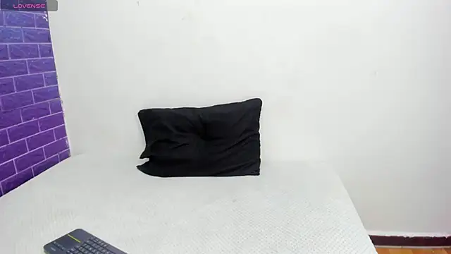 Cora 222 online show from 09.12.25