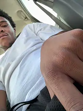 Snapshot of ShakeShaq chatting on 10.10.25 ShakeShaq online show from 10.10.25