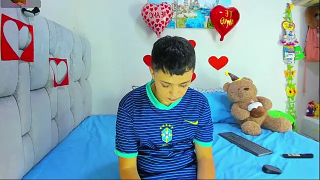 Snapshot of christopher_Hot chatting on 02.09.26 christopher Hot online show from 02.09.26