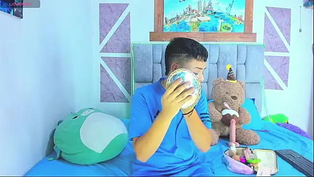 Snapshot of christopher_Hot chatting on 02.26.26 christopher Hot online show from 02.26.26