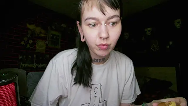 Snapshot of MessalinaOfficial chatting on 06.21.26 MessalinaOfficial online show from 06.21.26