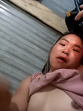 may-squirl online show from 10.11.25