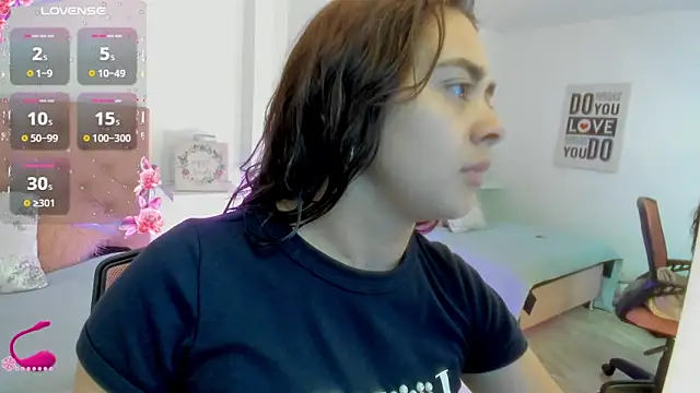 Snapshot of ambar_69_ chatting on 11.18.25 ambar 69 online show from 11.18.25