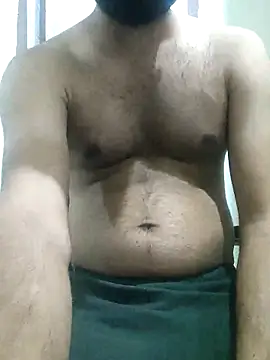 Snapshot of johnysinsr chatting on 11.04.25 johnysinsr online show from 11.04.25