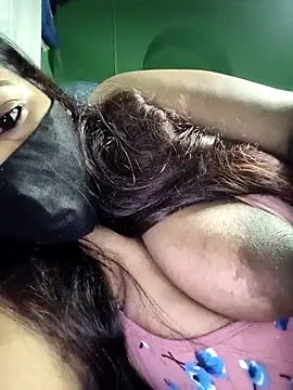 V-hot-swiet online show from 10.07.25