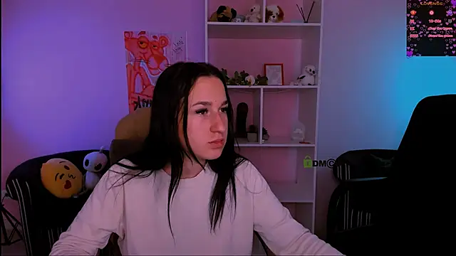 Snapshot of alma_black chatting on 09.19.25 alma black online show from 09.19.25