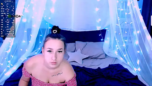 Snapshot of alma_black chatting on 09.23.25 alma black online show from 09.23.25