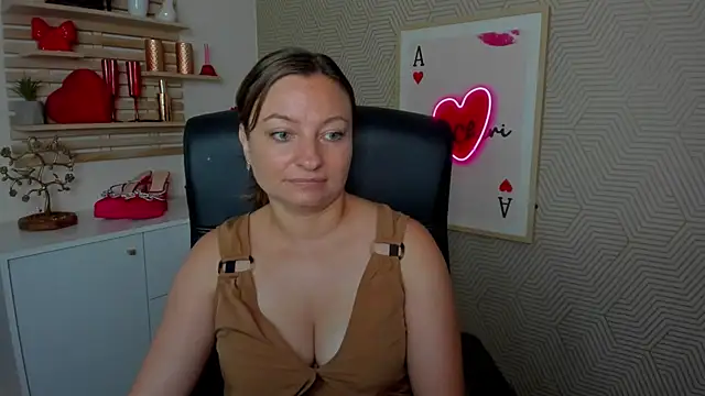 Snapshot of angelaSamt chatting on 06.25.26 angelaSamt online show from 06.25.26