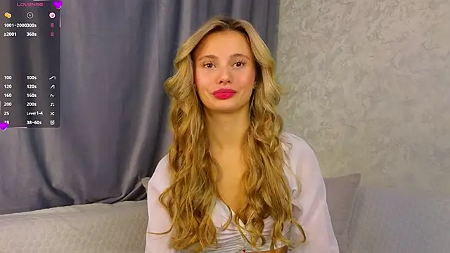 NaughtySeraphine online show from 11.17.25