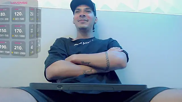 Snapshot of yankees_ chatting on 10.05.25 yankees online show from 10.05.25