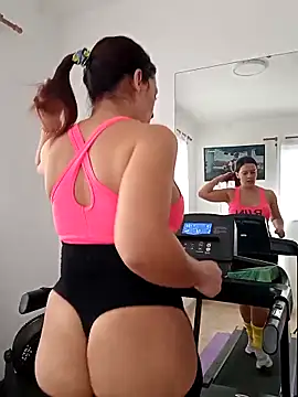 Snapshot of AngelinRedLatina chatting on 04.05.26 AngelinRedLatina online show from 04.05.26