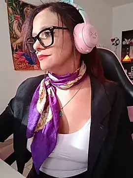 Snapshot of AngelinRedLatina chatting on 05.11.26 AngelinRedLatina online show from 05.11.26