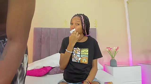 Snapshot of Kiaraa_y_Her_Crazy chatting on 05.24.26 Kiaraa y Her Crazy online show from 05.24.26