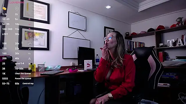 GretaVoss  online show from 09.13.25