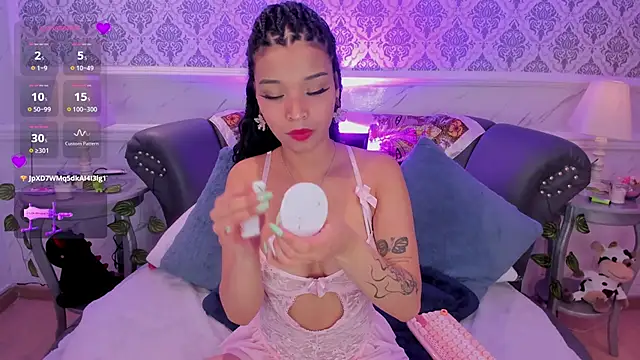 DaniCollinn  online show from 03.17.26