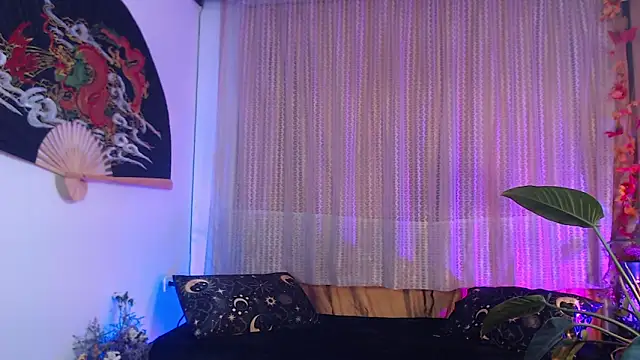 Ellyuwuw online show from 04.10.26