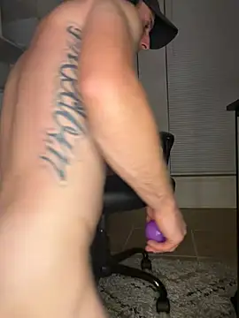 Snapshot of Badstepson33 chatting on 04.09.26 Badstepson33 online show from 04.09.26