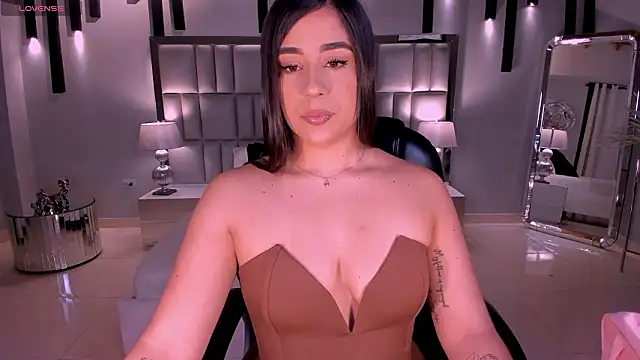 Snapshot of SussyBellX chatting on 02.22.26 SussyBellX online show from 02.22.26