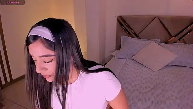 Snapshot of SussyBellX chatting on 02.24.26 SussyBellX online show from 02.24.26