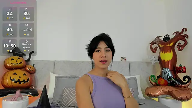 Snapshot of GinebraBrown chatting on 10.16.25 GinebraBrown online show from 10.16.25
