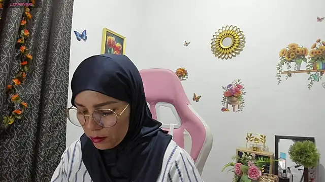 Snapshot of dalila_kemur chatting on 06.13.26 dalila kemur online show from 06.13.26