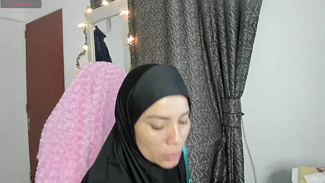 Snapshot of dalila_kemur chatting on 07.10.26 dalila kemur online show from 07.10.26